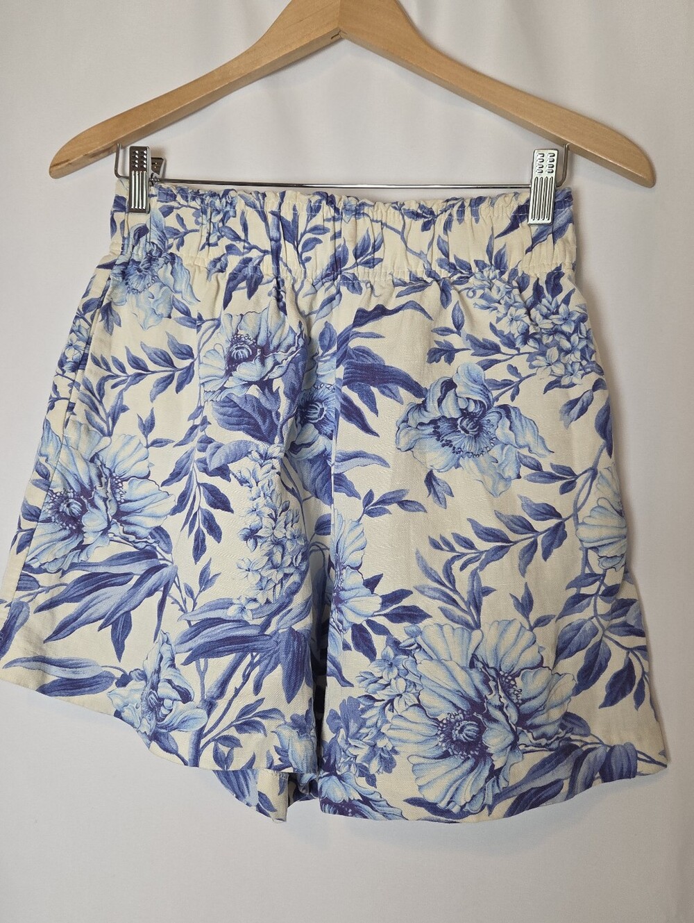 H&M High Waisted Blue Floral Shorts